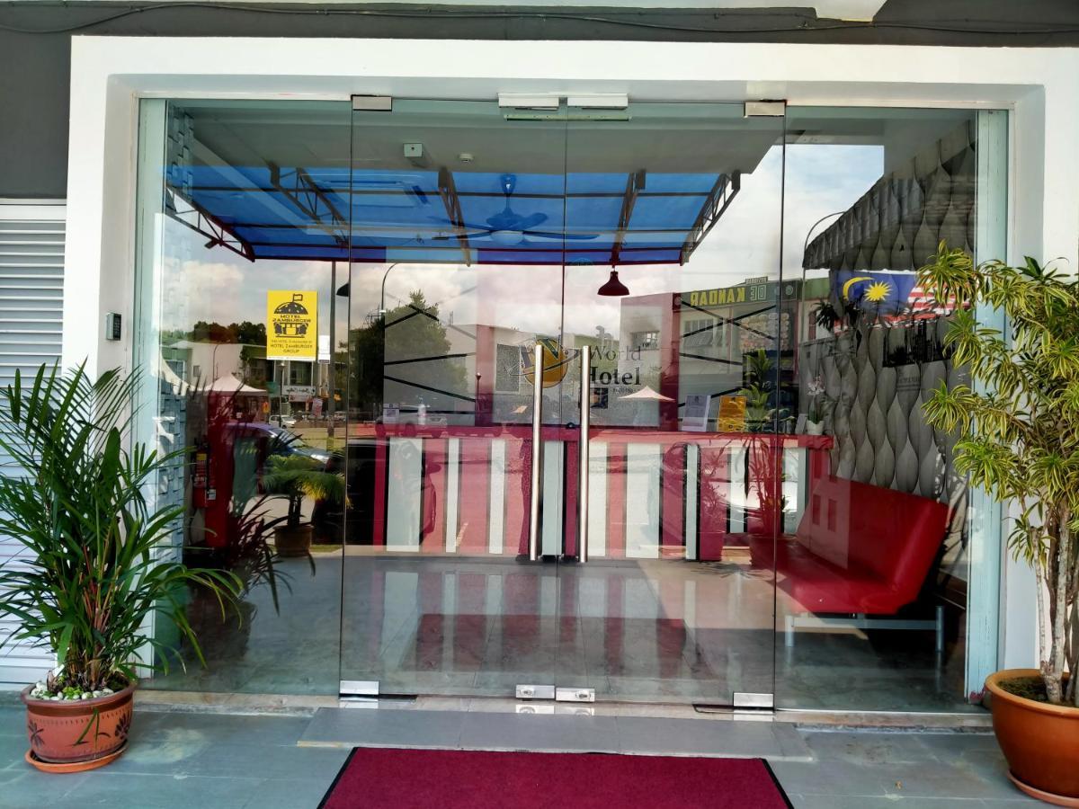 Hotel Zamburger Enstek Sepang Exterior photo