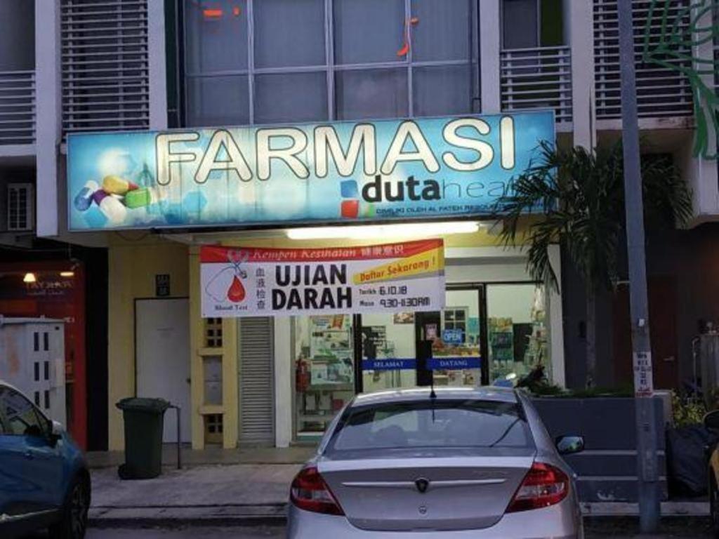 Hotel Zamburger Enstek Sepang Exterior photo